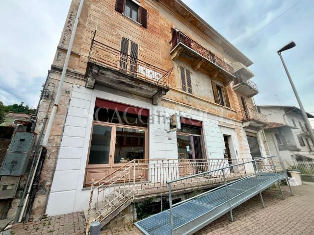 Locale Commerciale in vendita a Piemonte, Biella