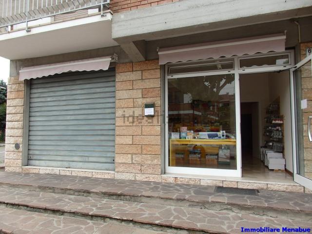 Locale Commerciale in vendita a Unione di comuni Terre di Castelli, Castelnuovo Rangone