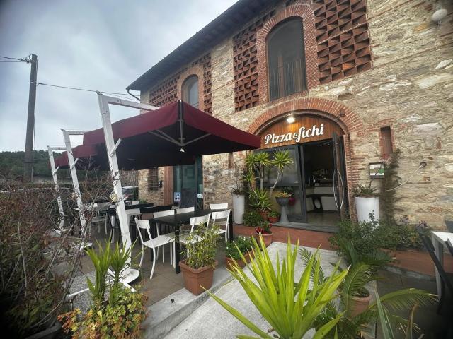 Locale Commerciale in vendita a San Leonardo in Treponzio, Capannori