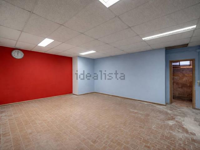 Locale Commerciale in vendita a Municipio 6, Milano
