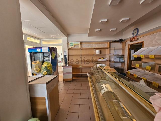 Locale Commerciale in vendita a Eraclea, Venezia