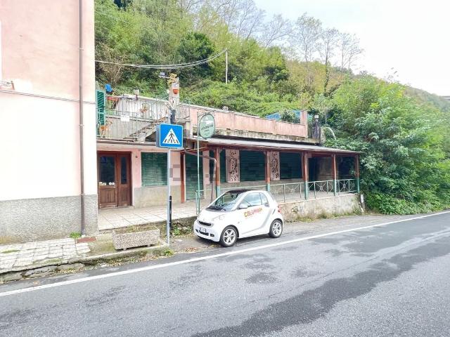 Locale Commerciale in vendita a Mele, Liguria