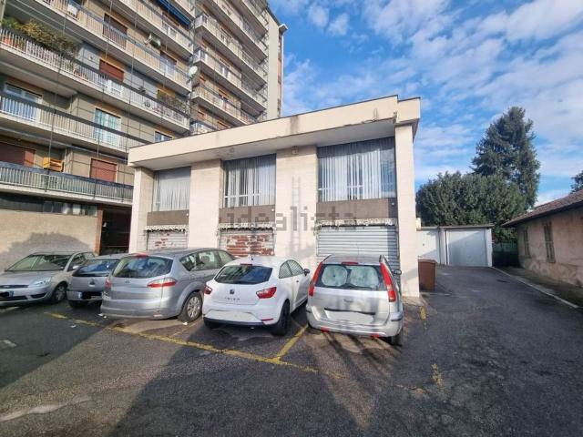Locale Commerciale in vendita a Arnate, Gallarate