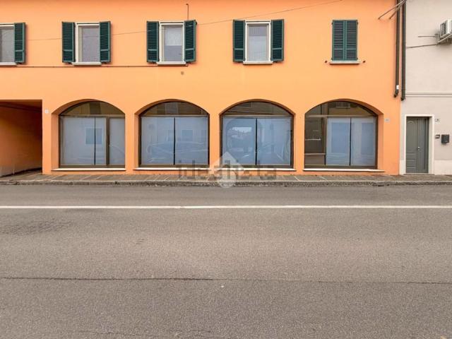 Locale Commerciale in vendita a Verolavecchia, Lombardia