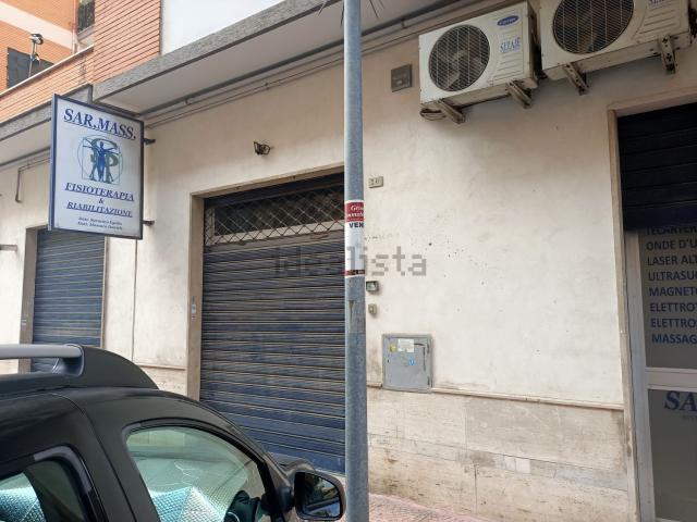 Locale Commerciale in vendita a Puglia, Taranto