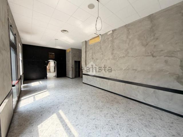 Locale Commerciale in vendita a Santo Stefano, Lecco