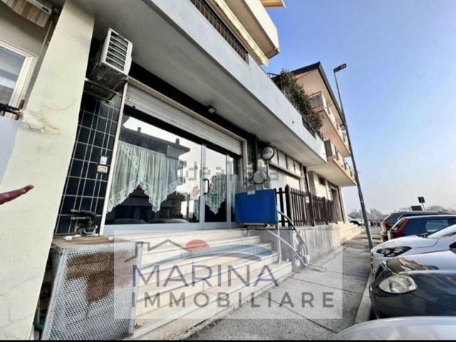Locale Commerciale in vendita a Sottomarina, Chioggia