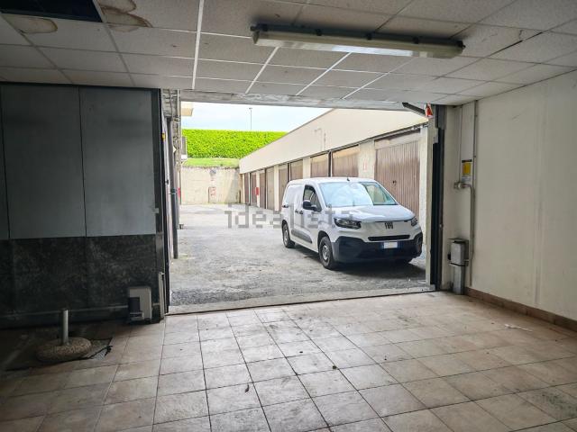 Locale Commerciale in vendita a Ornago, Lombardia