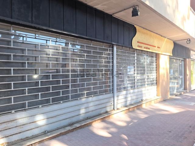Locale Commerciale in vendita a Santo Spirito, Teramo