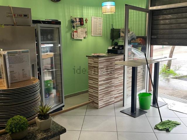 Locale Commerciale in vendita a Qualiano, Campania