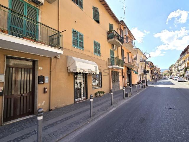 Locale Commerciale in vendita a Roma Capitale, Lazio