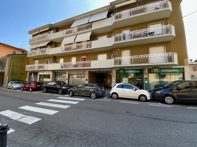 Locale Commerciale in vendita a Prezzate, Mapello