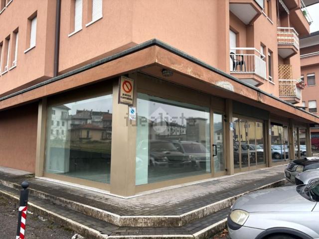 Locale Commerciale in vendita a Boscariz, Feltre