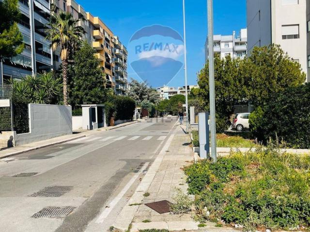 Locale Commerciale in vendita a Santa Rita, Puglia