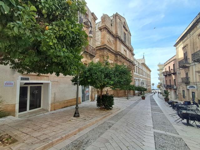 Locale Commerciale in vendita a Perriera, Sciacca
