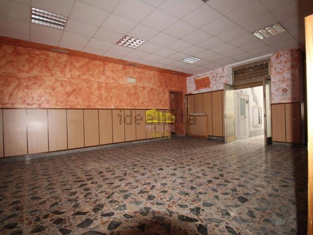 Locale Commerciale in vendita a Cassano D'adda, Lombardia