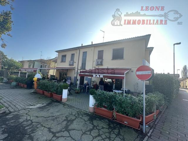 Locale Commerciale in vendita a Torre del Mangano, Certosa Di Pavia