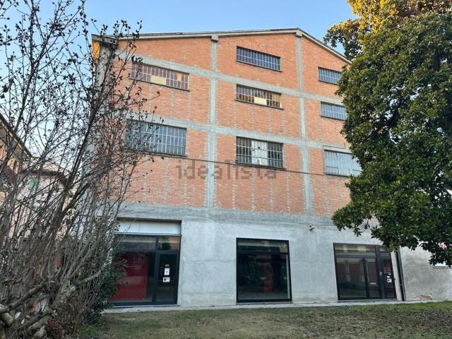 Locale Commerciale in vendita a Piemonte, Asti