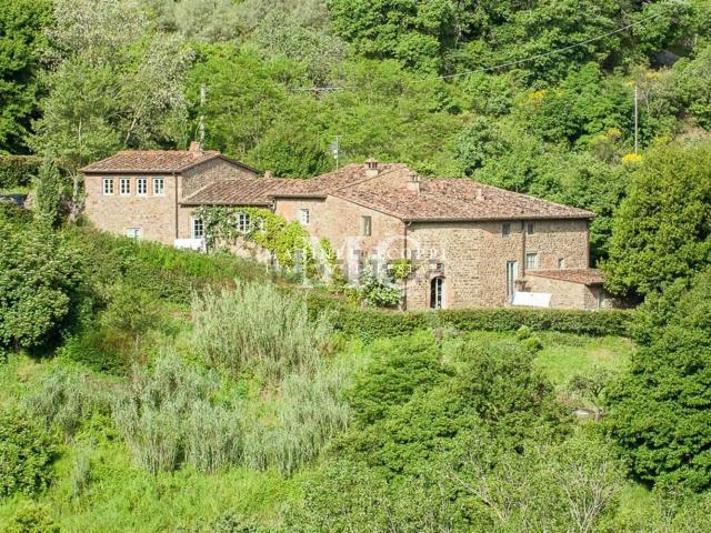 Locale Commerciale in vendita a San Polo in Chianti, San Polo In Chianti