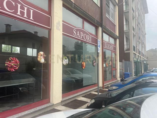 Locale Commerciale in vendita a Busto Garolfo, Lombardia