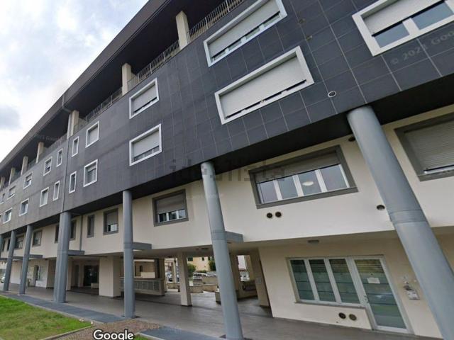 Locale Commerciale in vendita a Romito, Pontedera