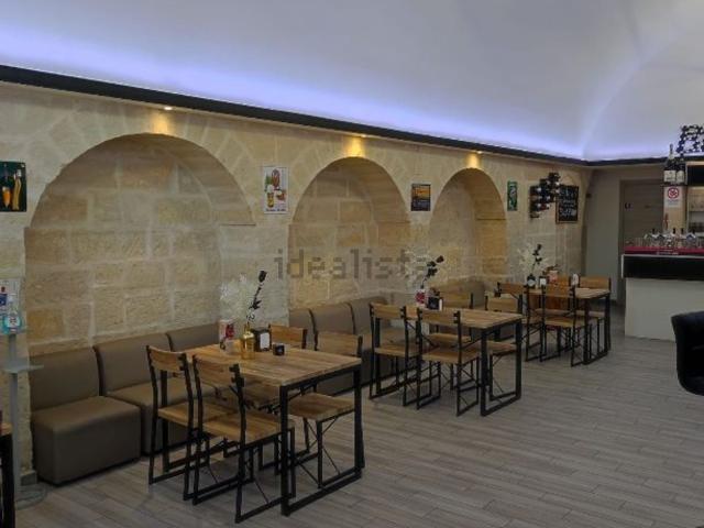 Locale Commerciale in vendita a Puglia, Lecce