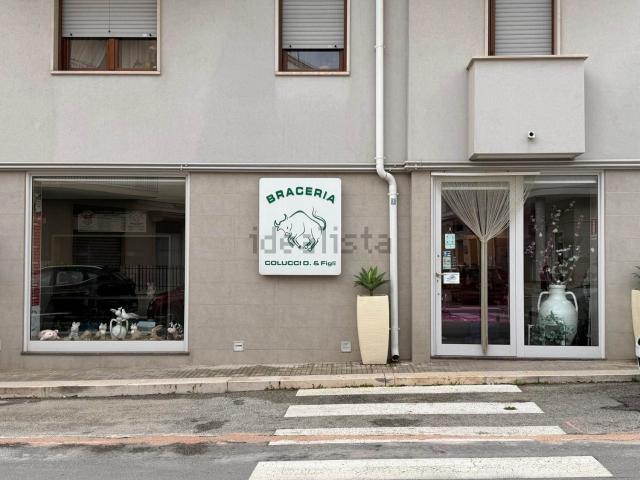 Locale Commerciale in vendita a Puglia, Brindisi