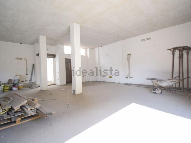 Locale Commerciale in vendita a Sant'Antonio, Quartu Sant'elena