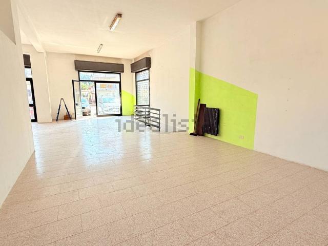 Locale Commerciale in vendita a Quattro Strade, Rieti