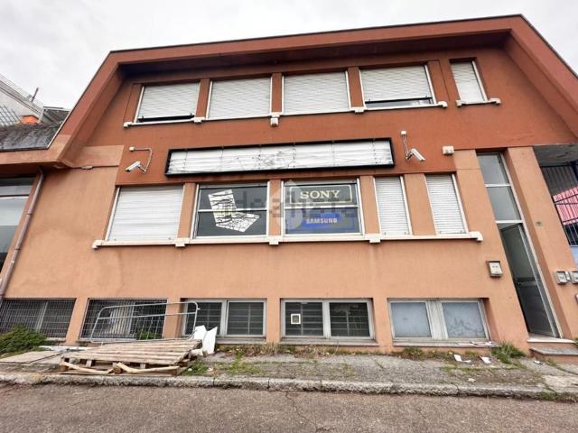 Locale Commerciale in vendita a Zona Omogenea Milano Nord, Cinisello Balsamo