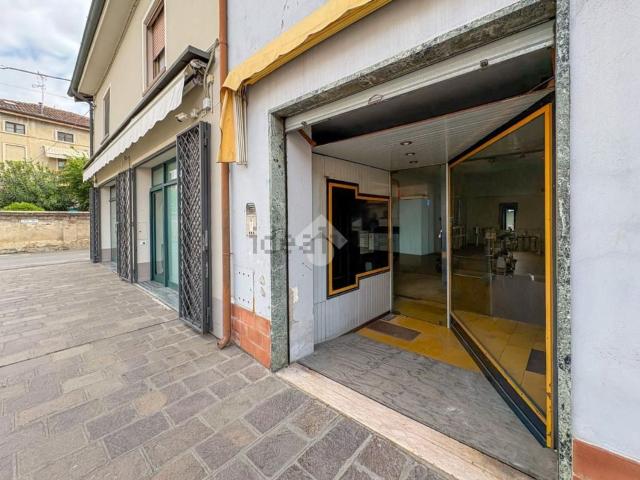 Locale Commerciale in vendita a Castelleone, Lombardia