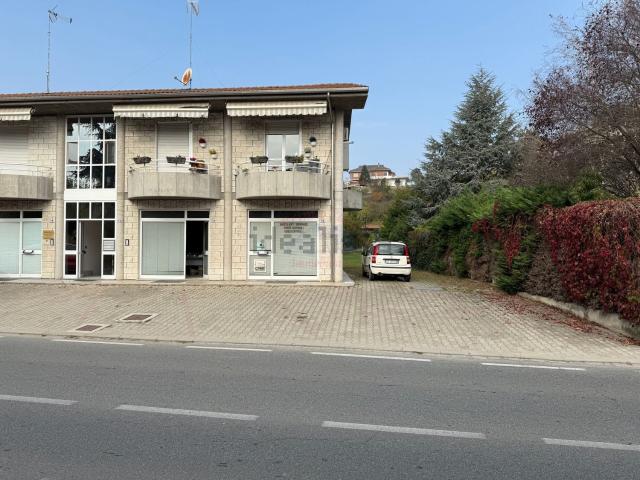 Locale Commerciale in vendita a Castagnole delle Lanze, Piemonte