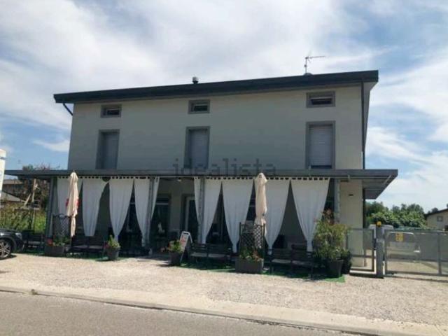 Locale Commerciale in vendita a Tarcento, Friuli-Venezia Giulia