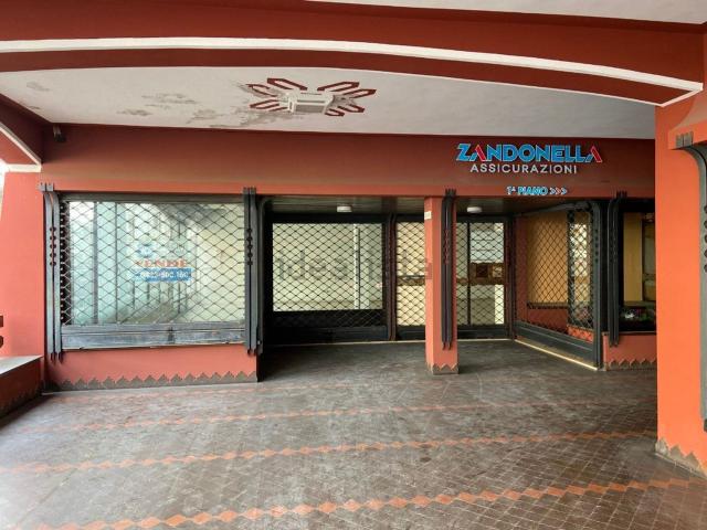 Locale Commerciale in vendita a Sottocastello di Cadore, Pieve Di Cadore