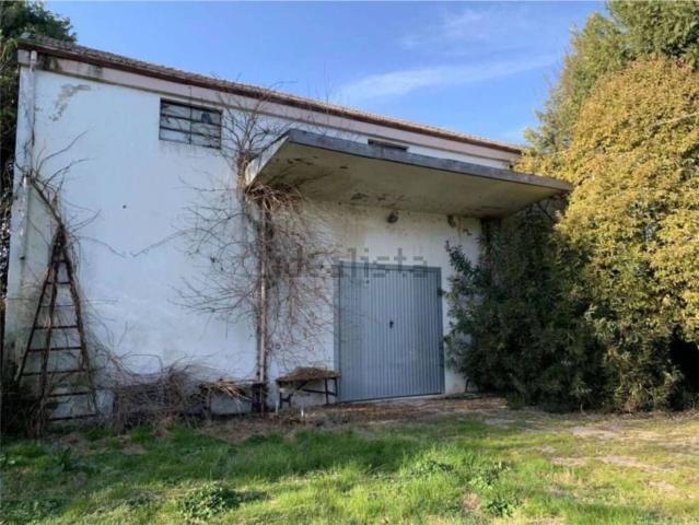 Locale Commerciale in vendita a Unione Alto Ferrarese, Poggio Renatico