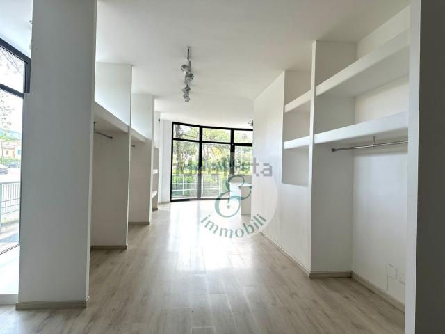 Locale Commerciale in vendita a Zambra, Sesto Fiorentino