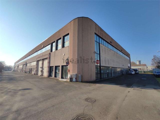 Locale Commerciale in vendita a Unione delle Terre d'Argine, Novi Di Modena