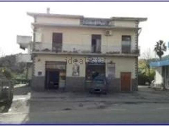 Locale Commerciale in vendita a Saporito, Calabria
