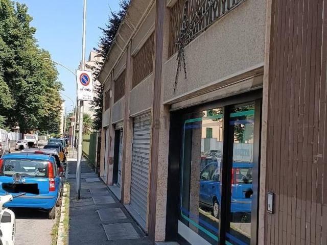 Locale Commerciale in vendita a Busto Arsizio, Lombardia
