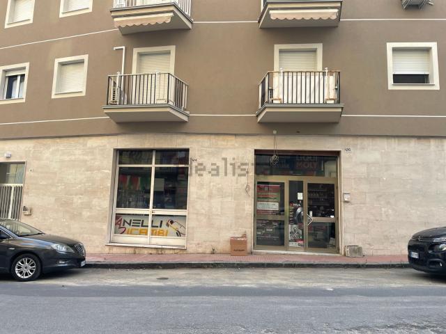 Locale Commerciale in vendita a Quartiere Provvidenza, Caltanissetta