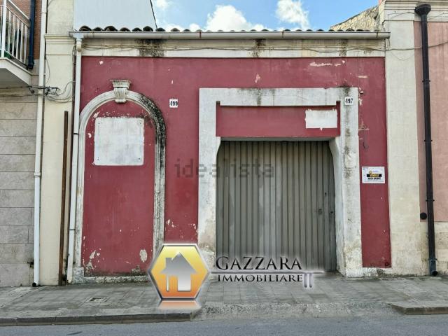 Locale Commerciale in vendita a Canicattini Bagni, Sicilia