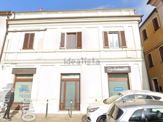 Locale Commerciale in vendita a Via Sicilia, Marche