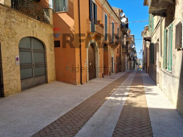 Locale Commerciale in vendita a Civitanova-Sacca, Lanciano