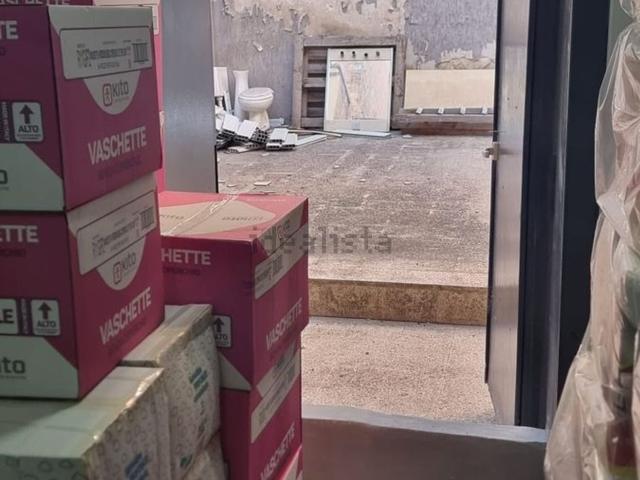 Locale Commerciale in vendita a Taranto