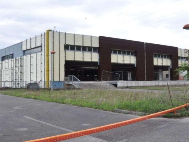 Locale Commerciale in vendita a Ponte nelle Alpi, Ponte Delle Schiette