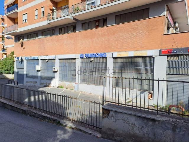 Locale Commerciale in vendita a Roma Capitale, Lazio