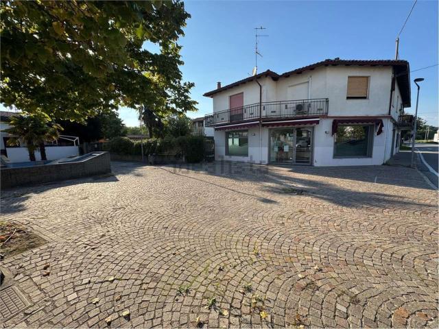 Locale Commerciale in vendita a Latisanotta / Tisanote, Latisana / Tisane