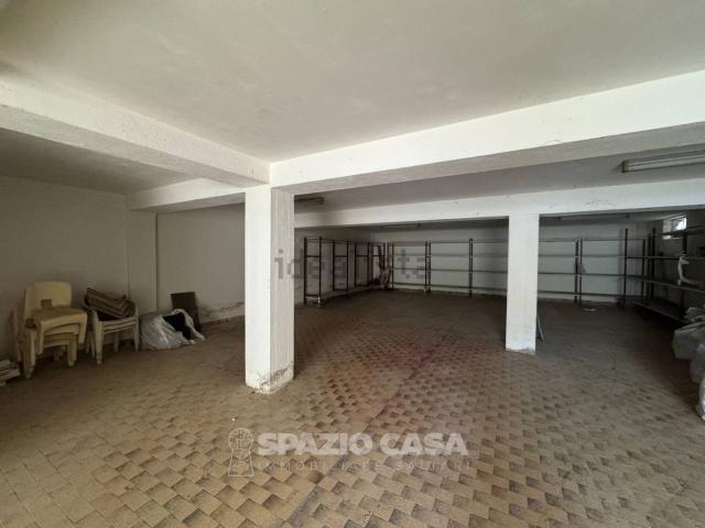 Locale Commerciale in vendita a Villa San Filippo, Monte San Giusto