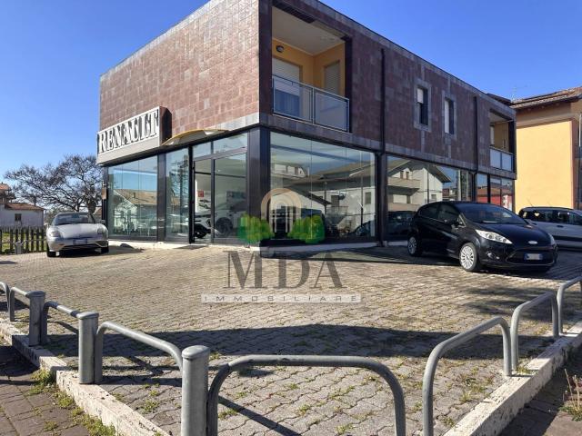 Locale Commerciale in vendita a Unione dei Comuni della Val Vibrata, Martinsicuro