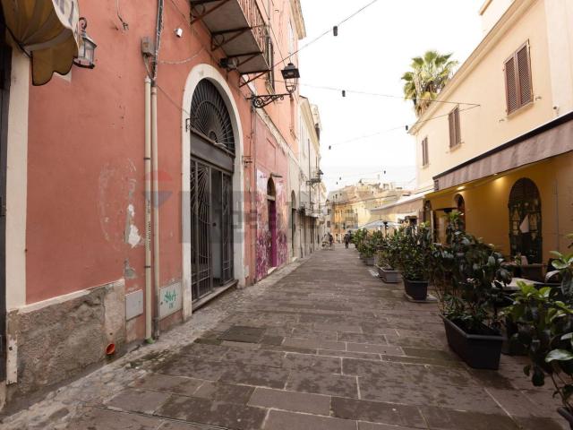 Locale Commerciale in vendita a Cappuccini, Cala Di Volpe